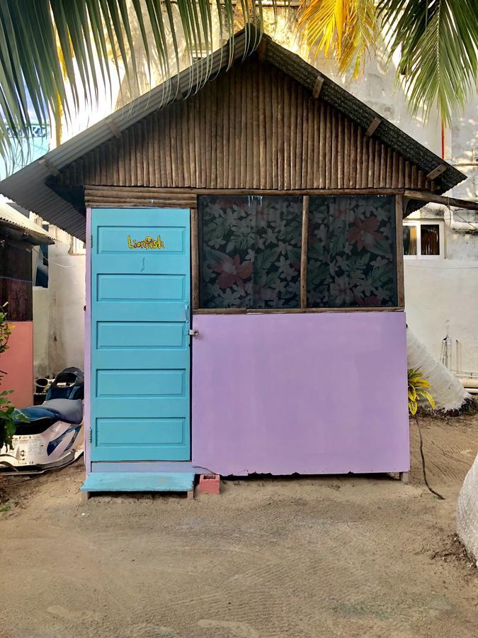 Tropical Oasis Hostel Caye Corker Екстериор снимка